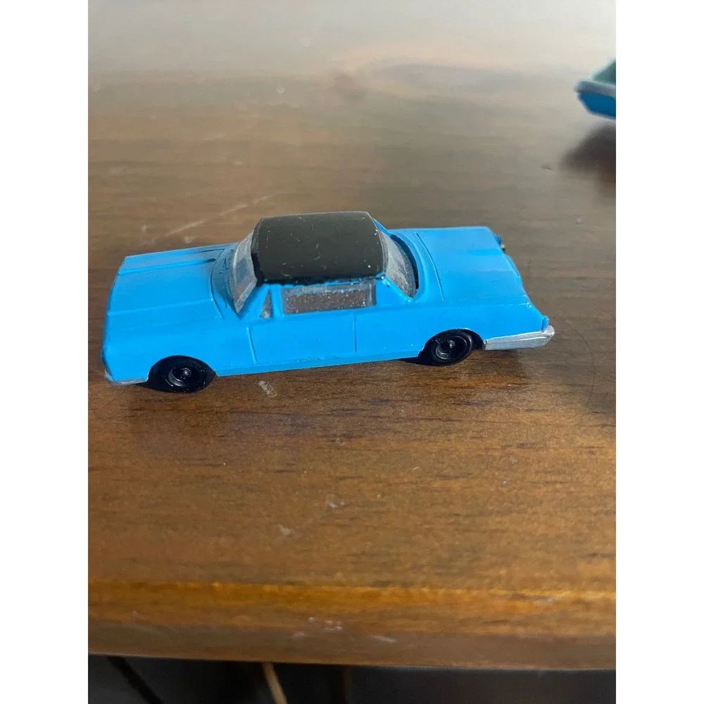 Unbranded vintage plastic